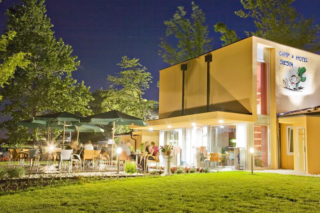 נובה גוריקה Garni Hotel Siesta מראה חיצוני תמונה