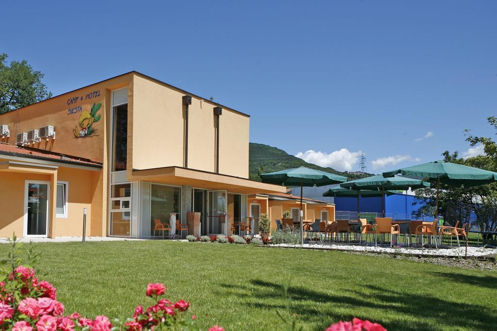 נובה גוריקה Garni Hotel Siesta מראה חיצוני תמונה