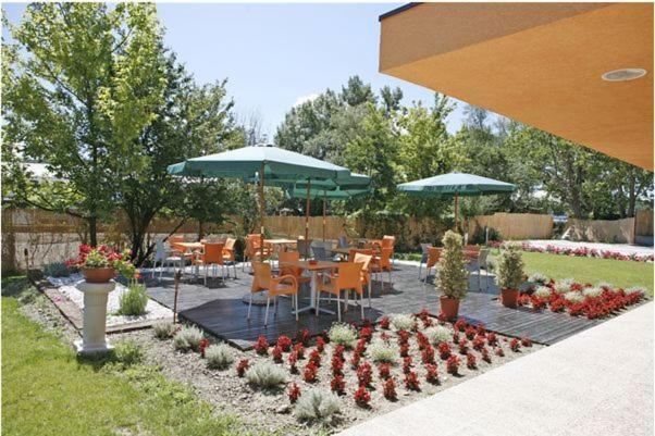 נובה גוריקה Garni Hotel Siesta מראה חיצוני תמונה